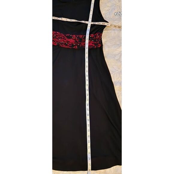 Jessica Howard black dress with red sparkly sash - Picture 5 of 8